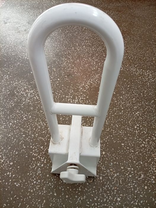 Mâner ajutator cadă