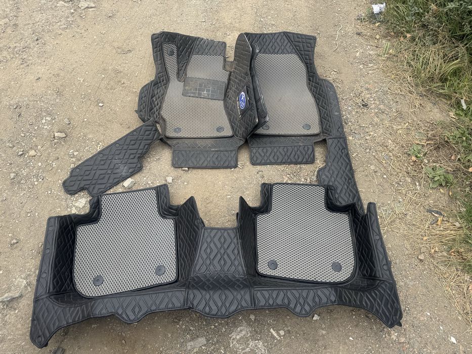 Продам 5D коврики б/у на Субару Outbak