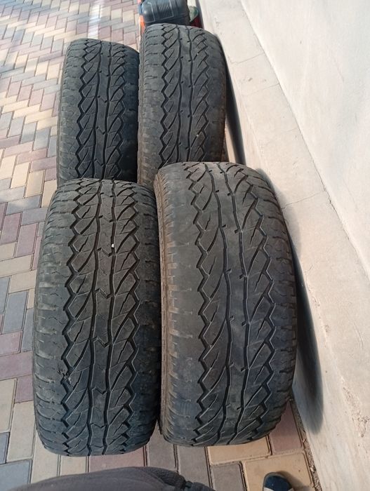 Шины летние б/у 285/60/18