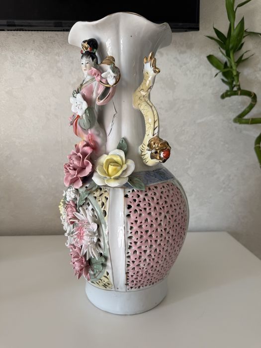 Ноёб буюмлар сотилади