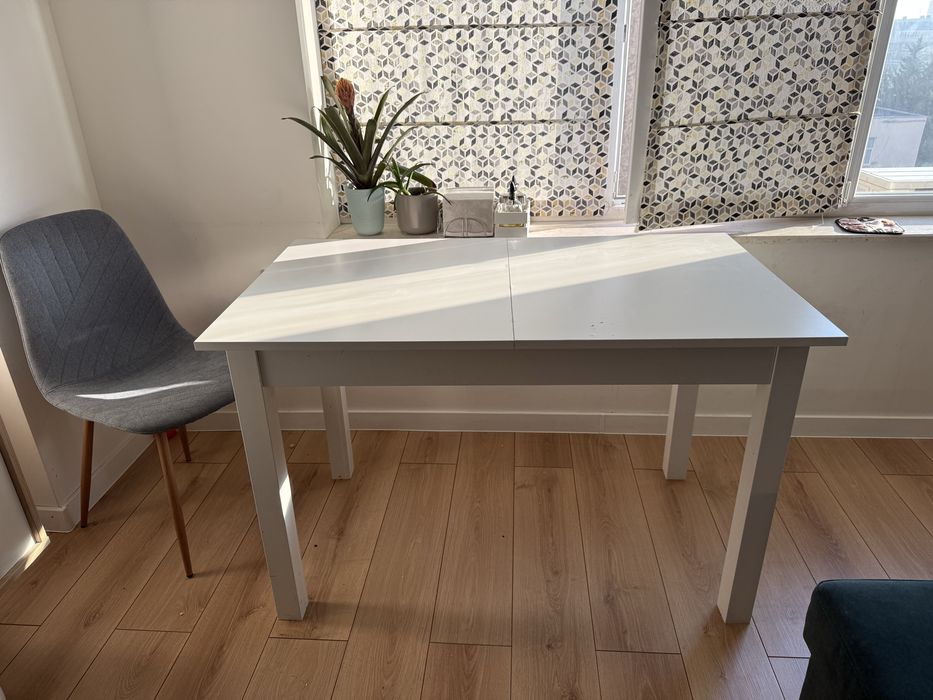 Разтегателна трапезна маса