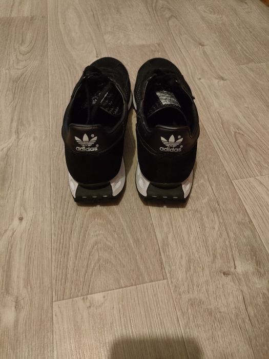 Продам кроссовки adidas