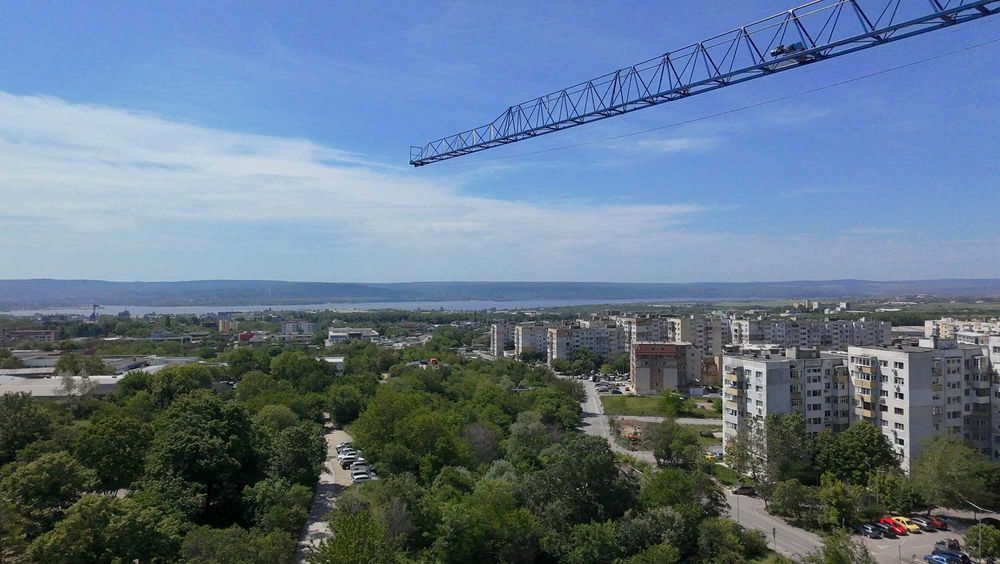 Тристаен Апартамент С Нескриваема Панорама В Нова Сграда с АКТ 14