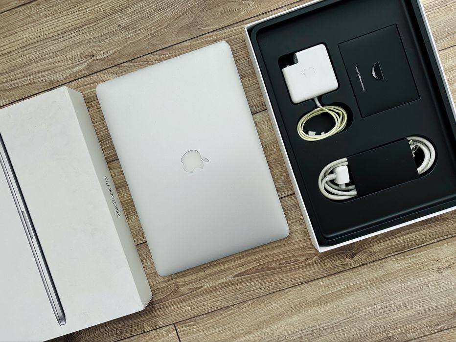 MacBook Pro Retina 15” Mid 2015 256 GB SSD