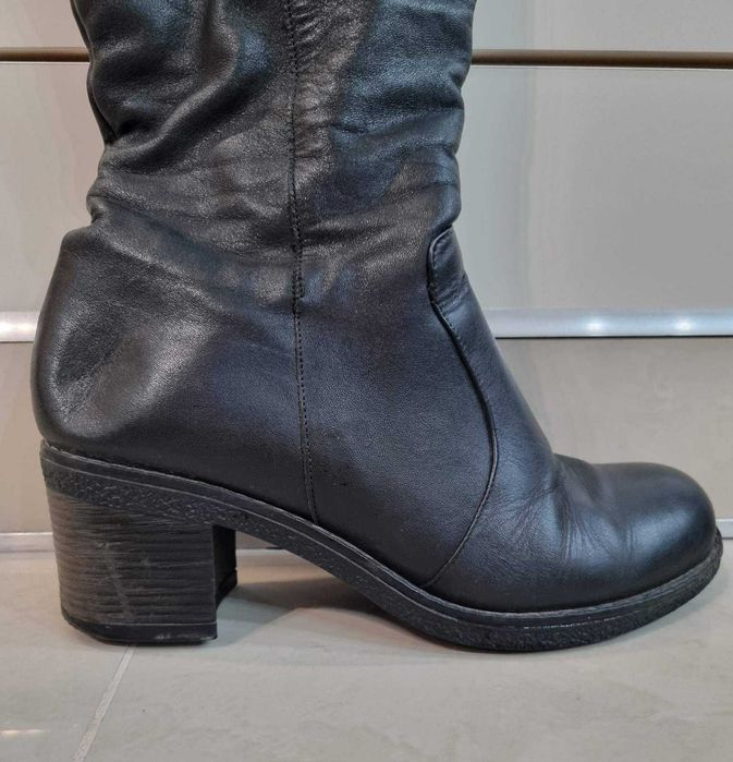 Високи дамски ботуши