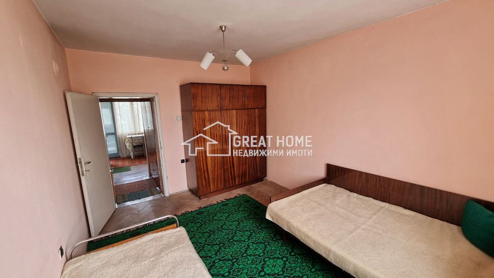 Дава се под наем Тристаен апартамент в Търговище, Център - 66 кв.м за 91767.36 € - Снимка #2