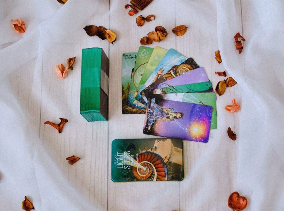 Карты МАК Таро Светлого Провидца Light Seer's Tarot в жестяном боксе