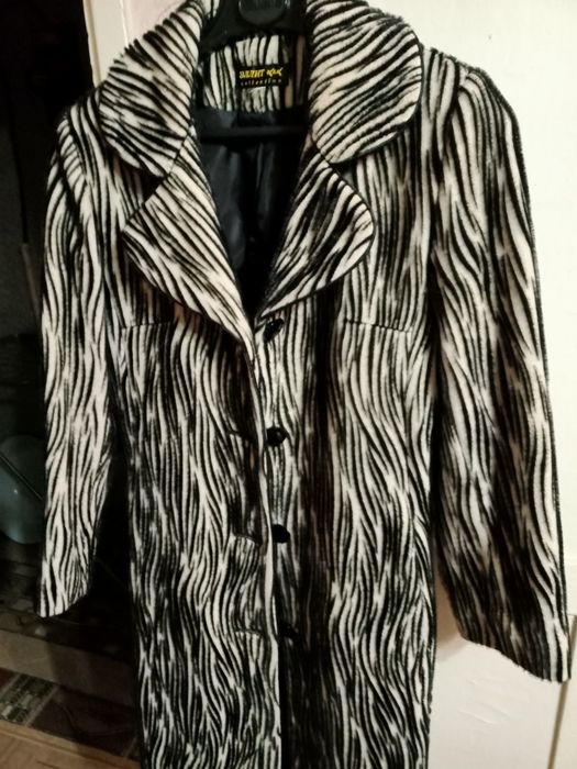 Продам пальто демисизонное