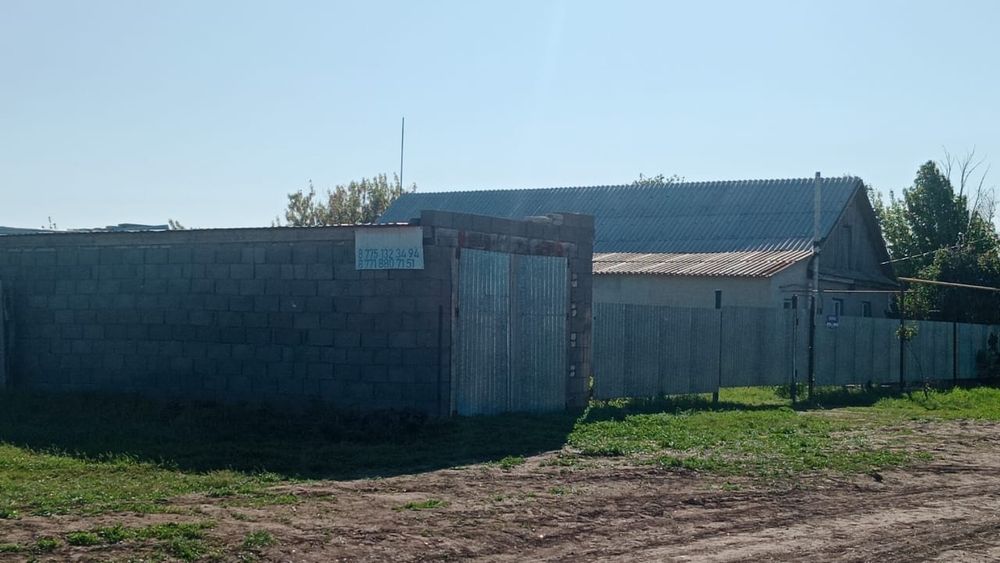 Продается дом на поселке Яик