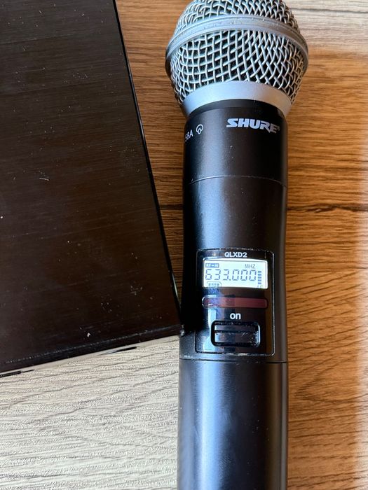 Vând microfon QLXD4