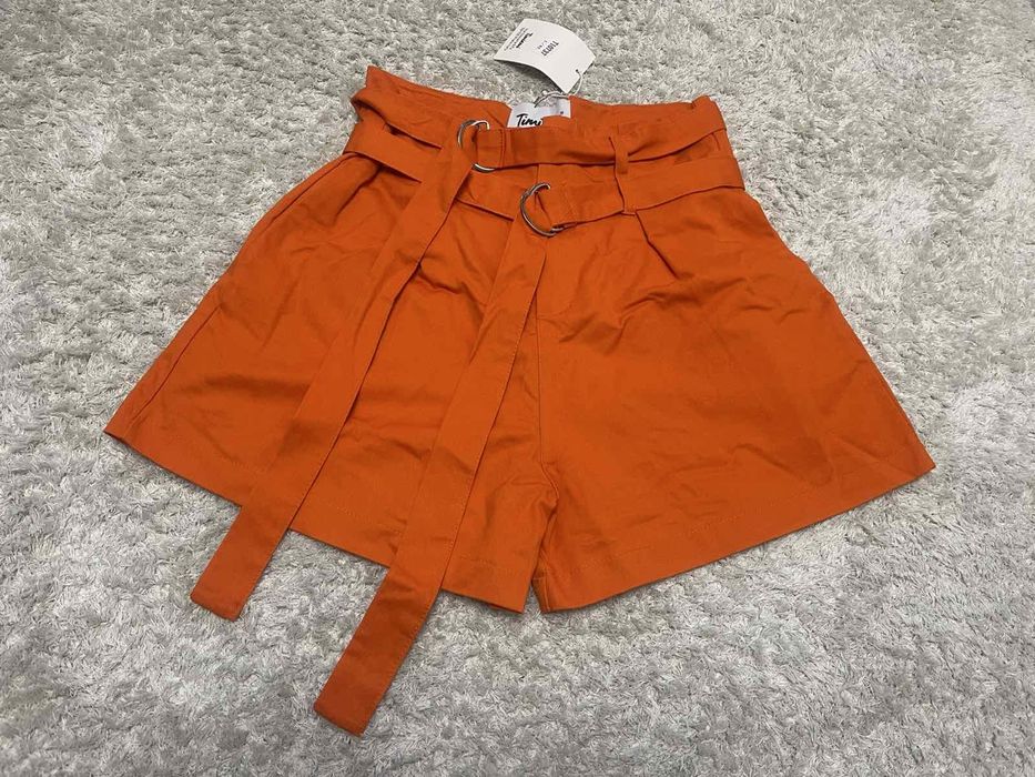 Къси панталонки нови с етикет