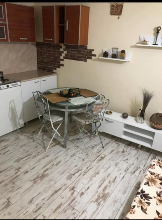 Дава се под наем Двустаен апартамент в Пловдив, Център - 65 кв.м за 306 € - Снимка #1