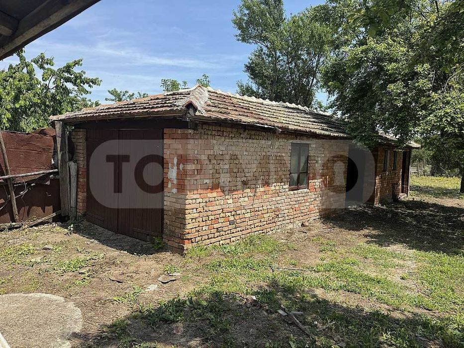 Реновирана едноетажна къща в село Спасово