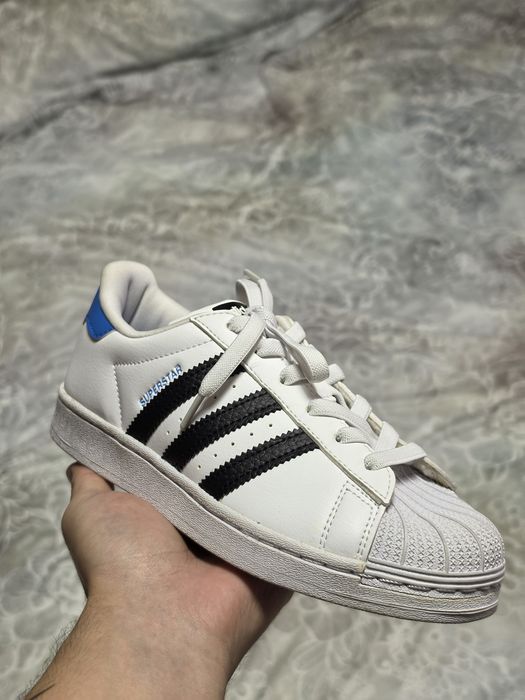 Кроссовки Adidas оригинал.