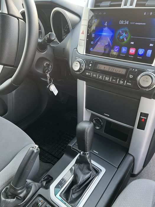 Не араб. Европеец.