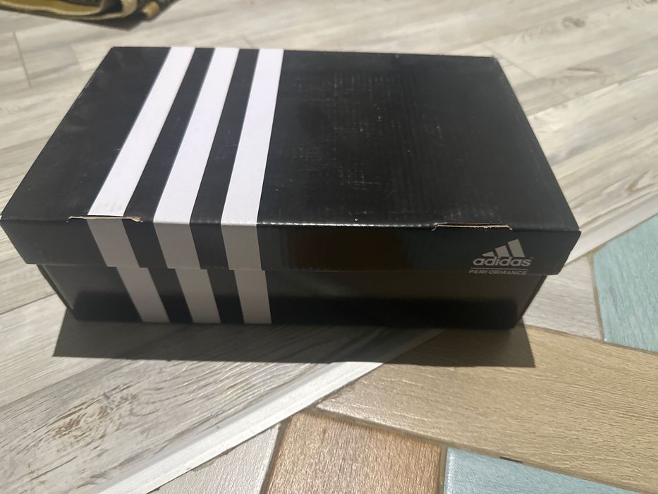 Adidas predator красный цвет