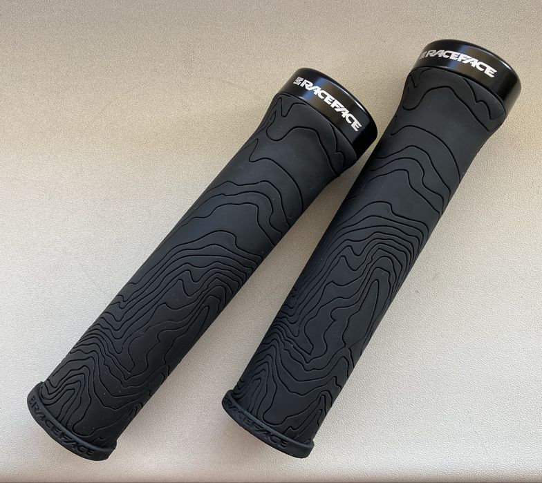Mansoane Grips Race Face Half Nelson Lock-On