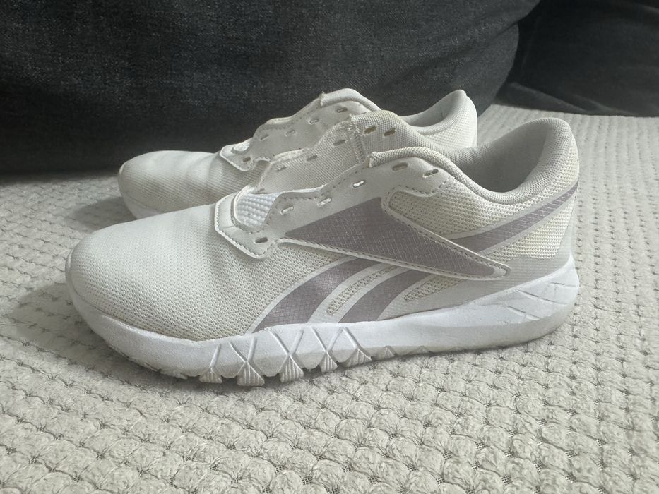 Продам кроссовки  reebok