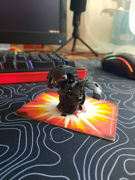 Darkus Hades Бакуган старый
