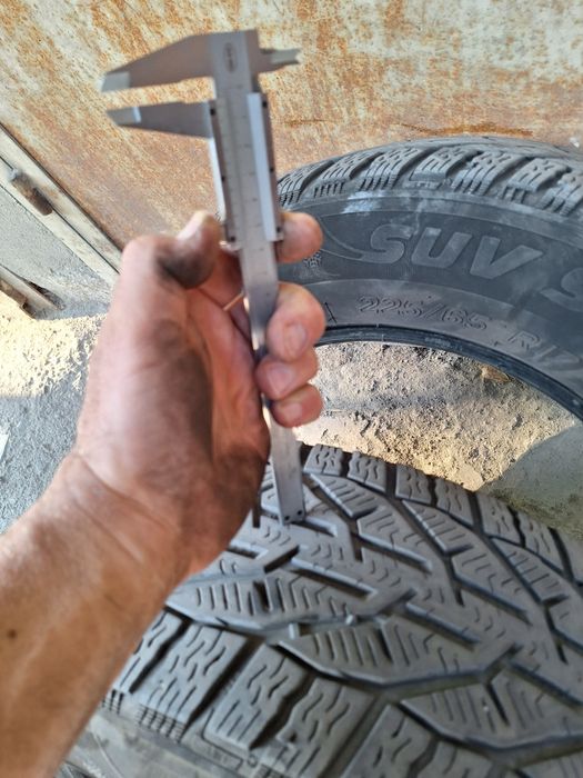 Продавам зимни гуми Kormoran , употребявани.