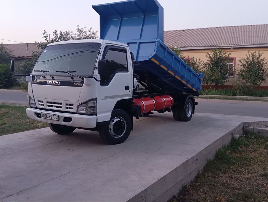 SROCHNO! ISUZU Samosval sotiladi! Ideal holatda!
Yili: 2011
Holati: Ma