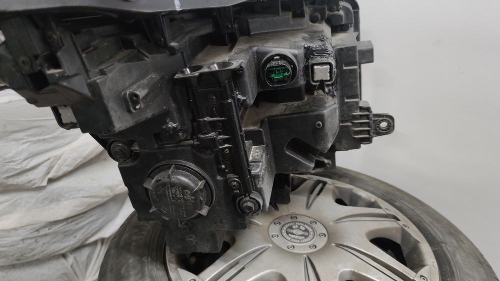 Фара на Hyundai Santa Fe