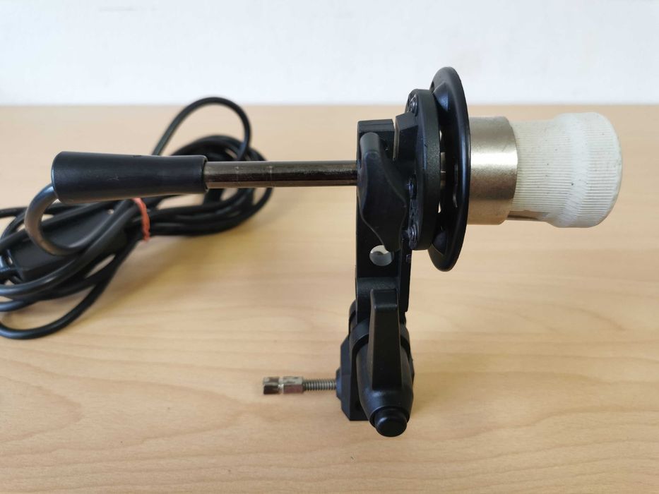 Стойка за чадър / софтбокс с вграден цокъл за крушка