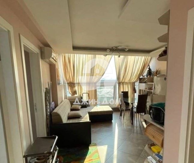 Тристаен апартамент с ГЛЕДКА МОРЕ в к-с „Омега“, с. Равда