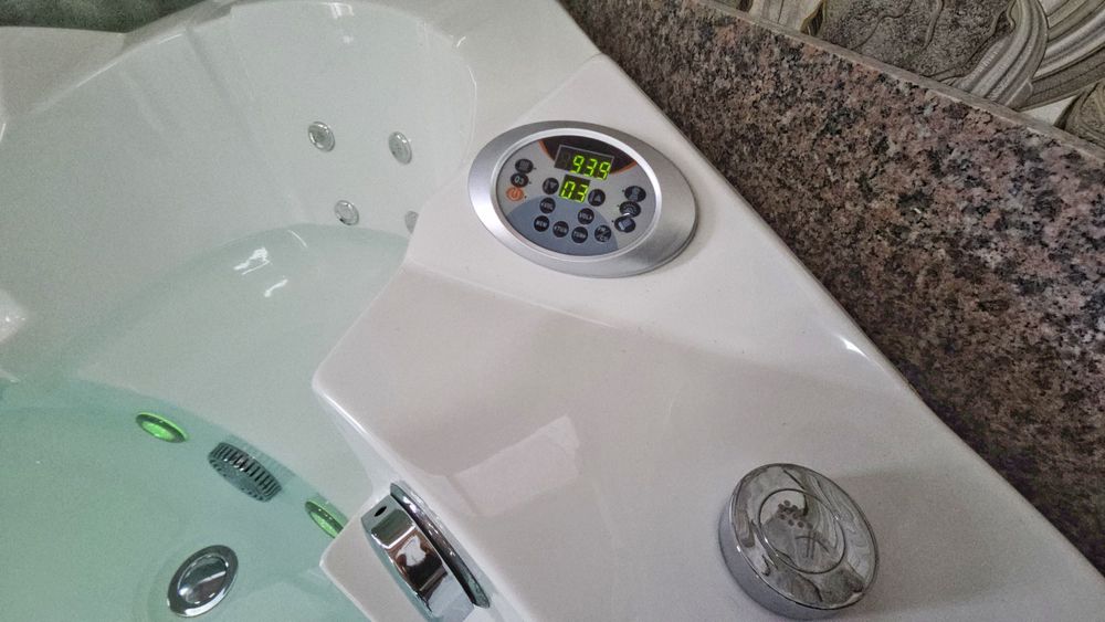 *Spa* Хидромасажна Вана Джакузи с Подгрев до 45°  1.51х1.51