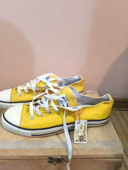 Конверсы новые..