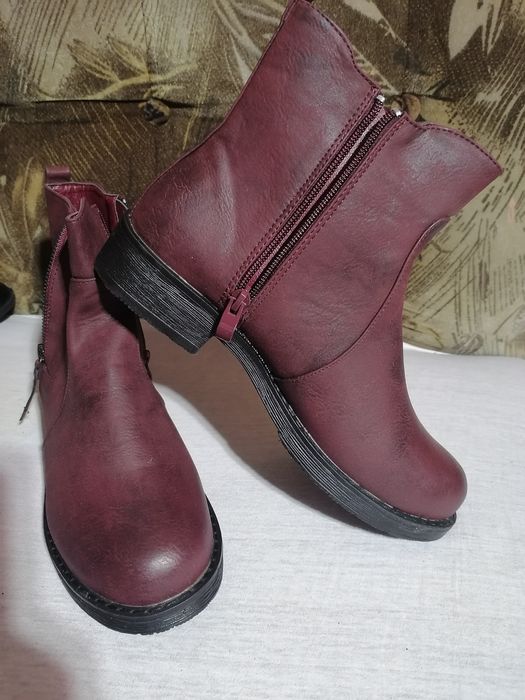 Ghete scurte vișiniu damă noi nr 40