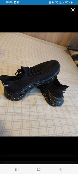 Adidași Unisex Am Mărimea 38 Si 42 Noi  Pozele Sunt Reale