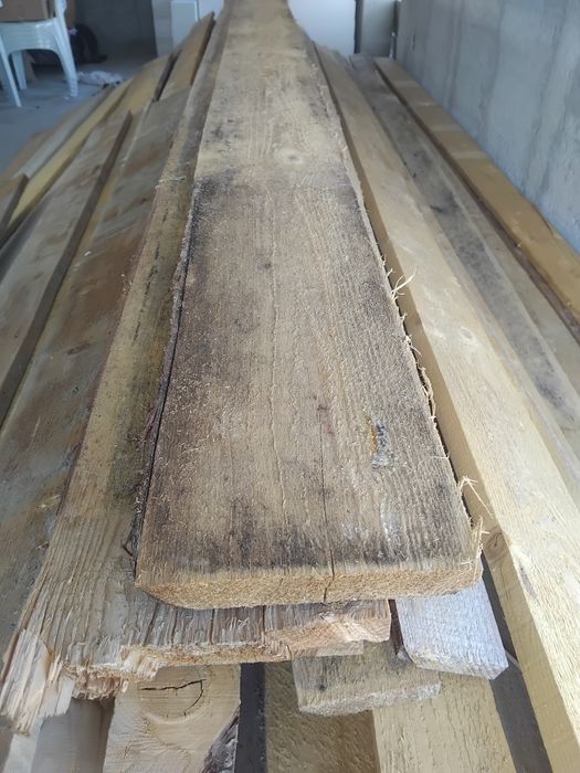 Vând scândură pentru construcții