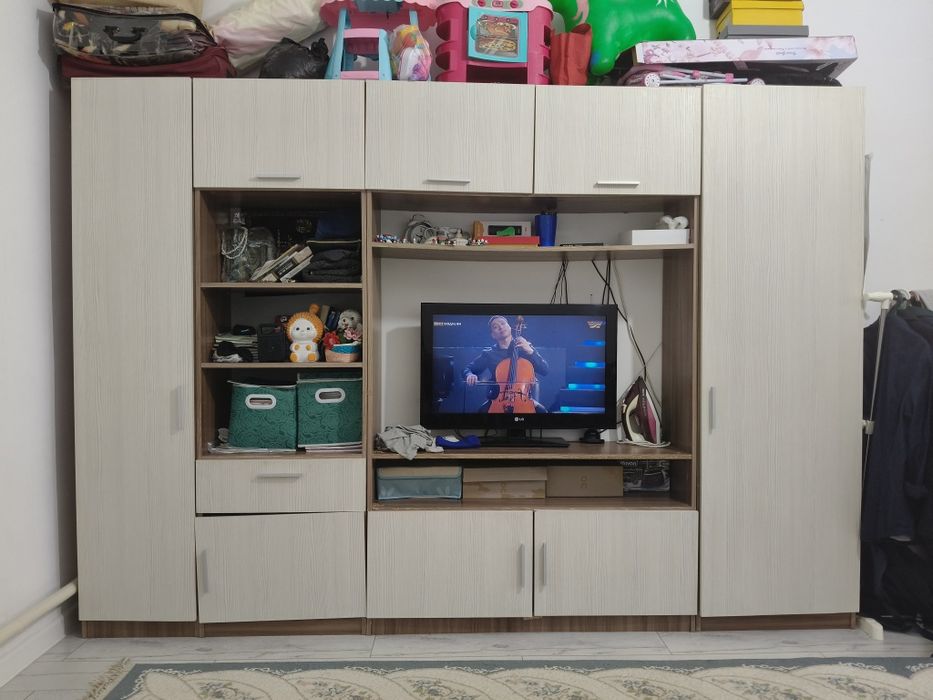 Стенка гостинная сатылады. Б/у, 35 000тг.