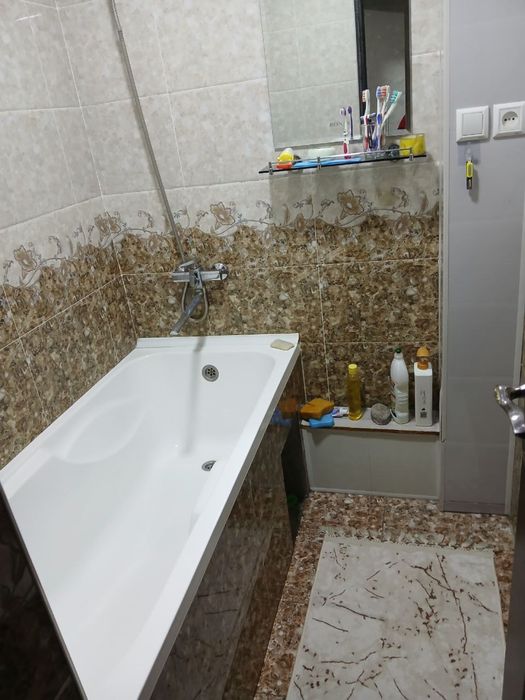 Yangiyoʻlda 3 xonali kvartira sotiladi.