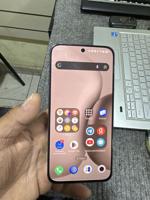 Honor 400 5G 8+8/256  holati rasmda bor idial abmen yoq