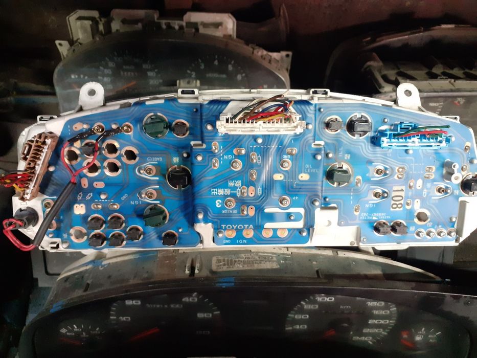 Щиток приборов Тойота Карина Е