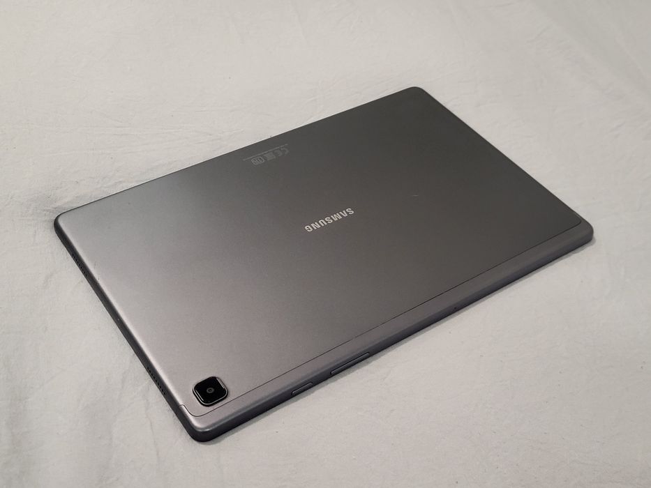 Samsung  tab A7.