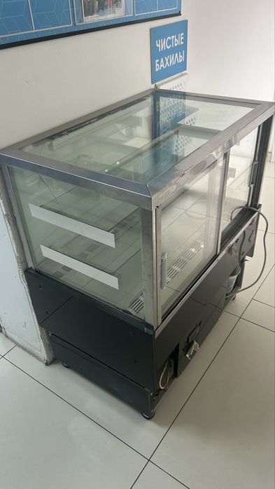 Холодильная витрина