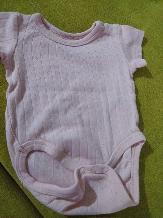 Set haine fetita, 0-3 luni, in conditii bune,pretul este pt tot lotul!