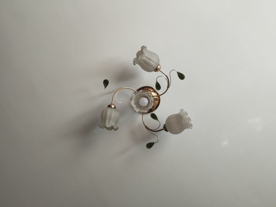 Продам люстры по 3000тенге