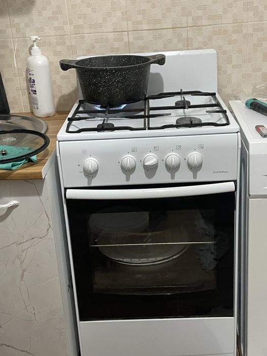 Газовая плита с духовкой