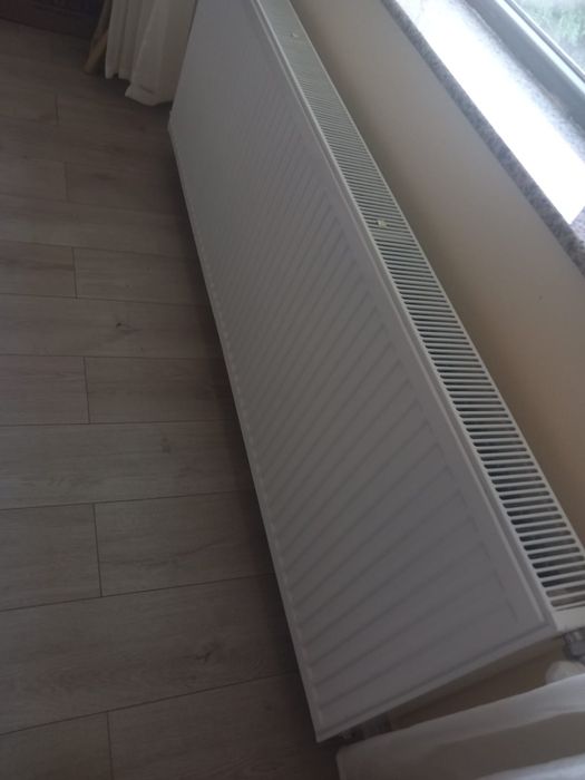 Calorifere otel panou, 180 cm si 100 cm — stare foarte buna