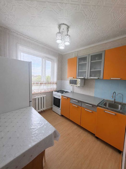 Продам 2комнатную квартиру в 11а микрорайоне