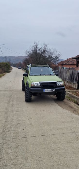 Vând Suzuki Vitara 2.0 benzină Gpl