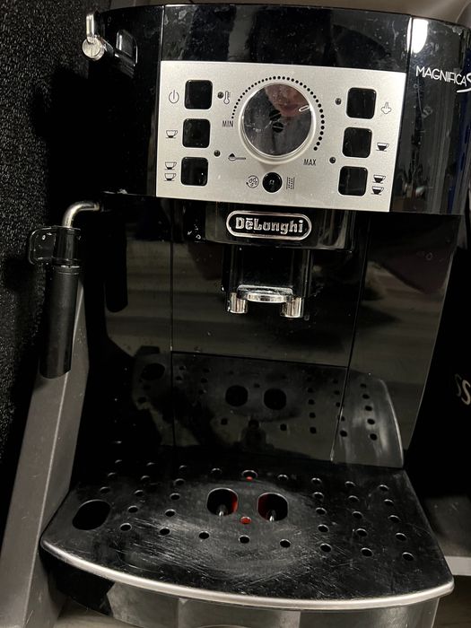 Кафеавтомат Delonghi Magnifica S Делонги кафе машина