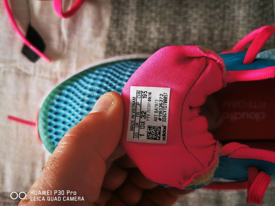 Детски маратонки Адидас, номер 32,  почти нови!