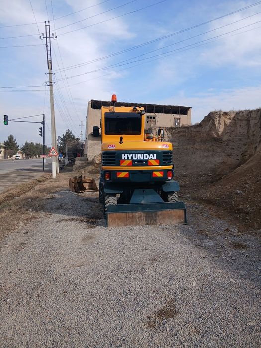 Ekiskavator sotiladi