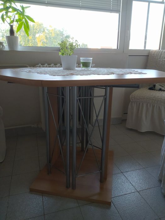 Разтегателна маса