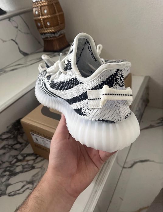 Yeezy Zebra Noi Cu Eticheta